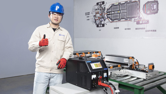 福光産品應(ying)用于新能源乘(chéng)用車锂電池維(wei)護現場